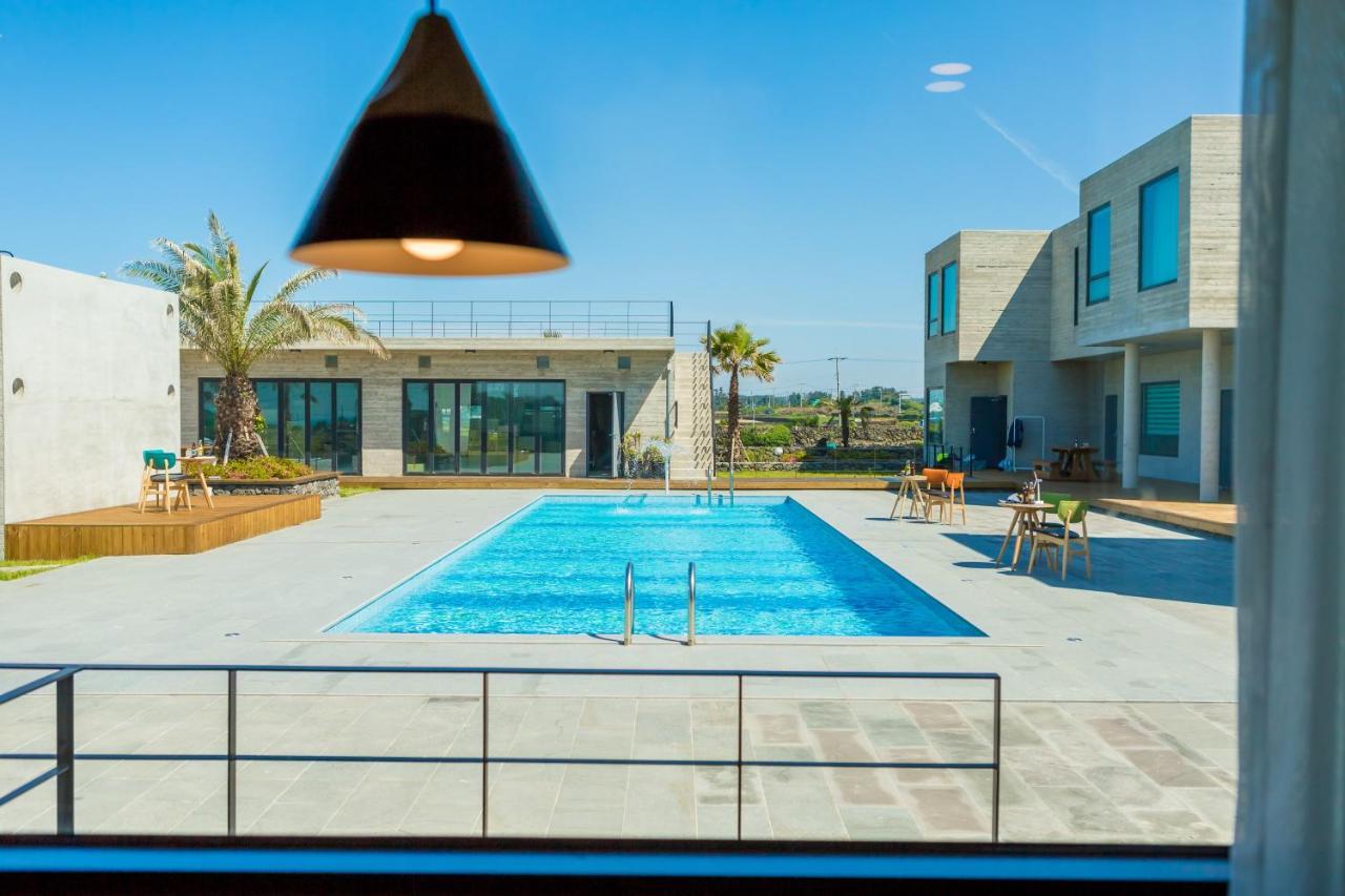 Lunamar Pension Jeju Eksteriør billede