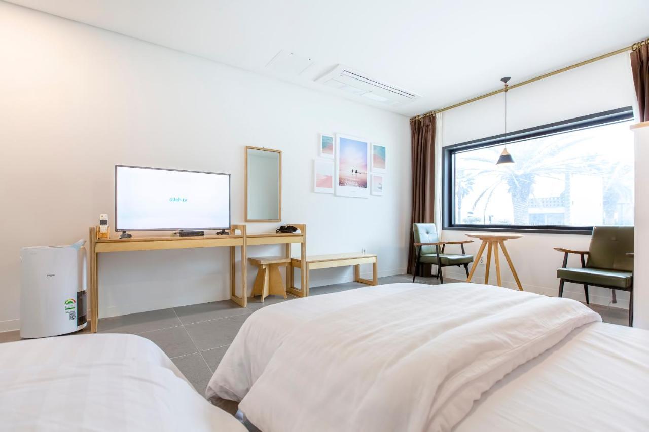 Lunamar Pension Jeju Eksteriør billede