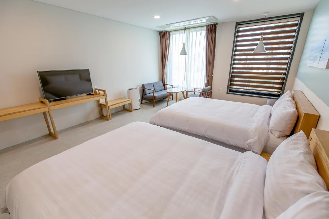 Lunamar Pension Jeju Eksteriør billede