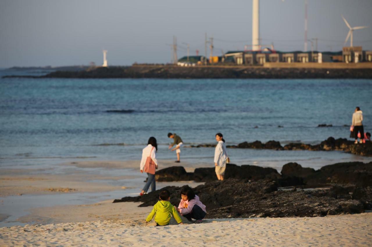 Lunamar Pension Jeju Eksteriør billede